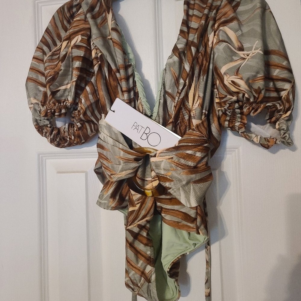 PatBo NWT puff sleeve bodysuit